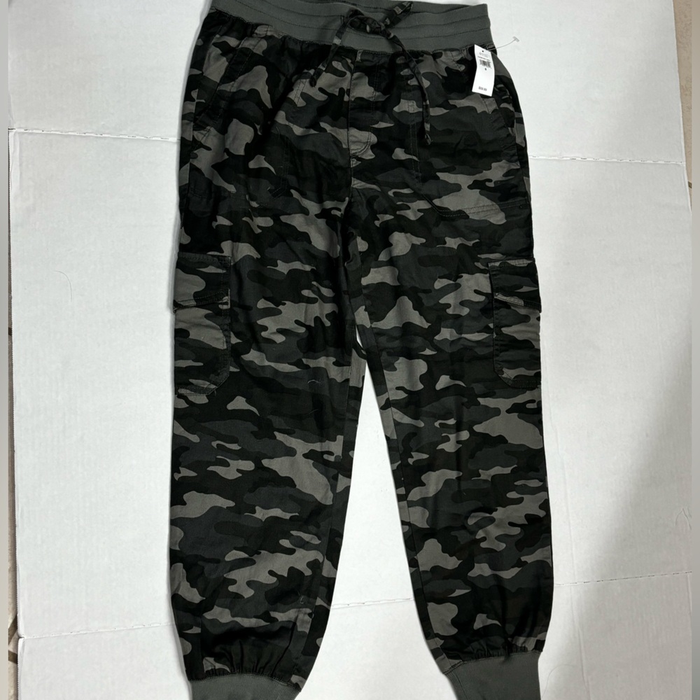 NWT Gap Ladies Camo pants.Elastic/string waist.Size Small.orig$59 selling $21